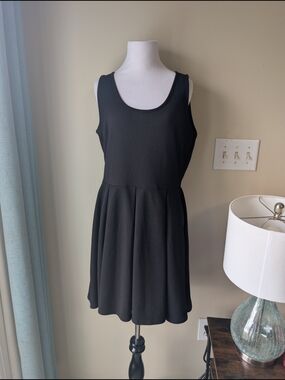 White Mark Black Sleeveless Pleated Dress- XL
